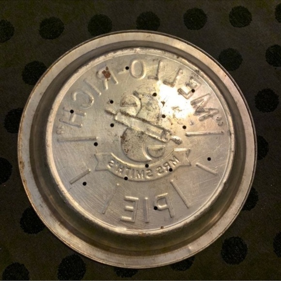 Vintage Pie Tin - Picture 2 of 2